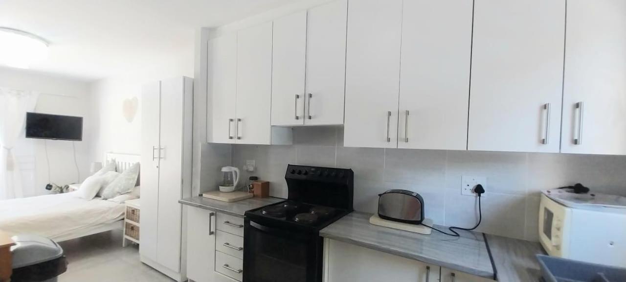 Lakeside Guest House Кейптаун Екстериор снимка